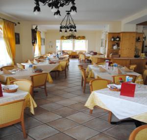 Bernard Hotel Каназей Екстериор снимка