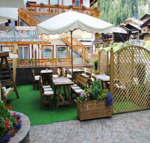 Bernard Hotel Каназей Екстериор снимка